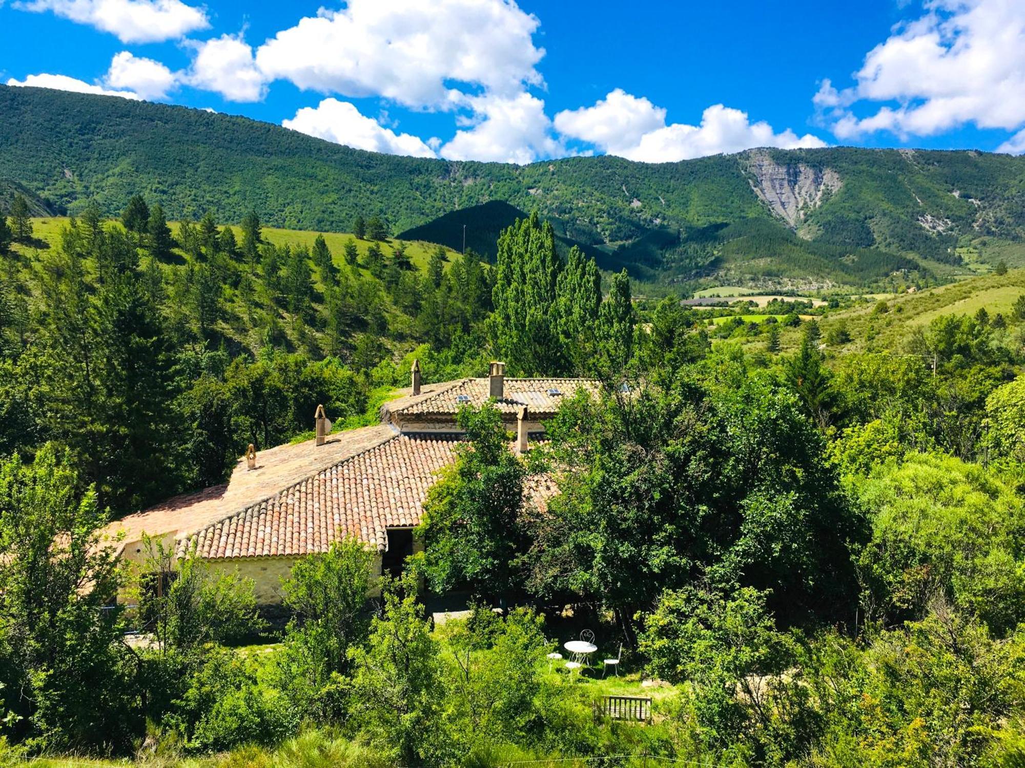 Le Moulin De La Viorne, Gite Avec Piscine Au Coeur De La Nature En Haute-Provence Les Omergues Bagian luar foto